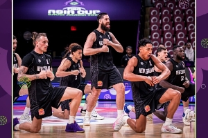 乐鱼官网-后场双核受限 混血兄弟空砍40分 中国台北被爆40个板输新西兰40分