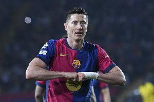 乐鱼app-有望复出！记者：莱万参加巴萨今日合练