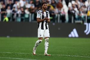 乐鱼娱乐中心-都体：凯利拒绝英超、土超邀约，决心留在尤文图斯证明自己