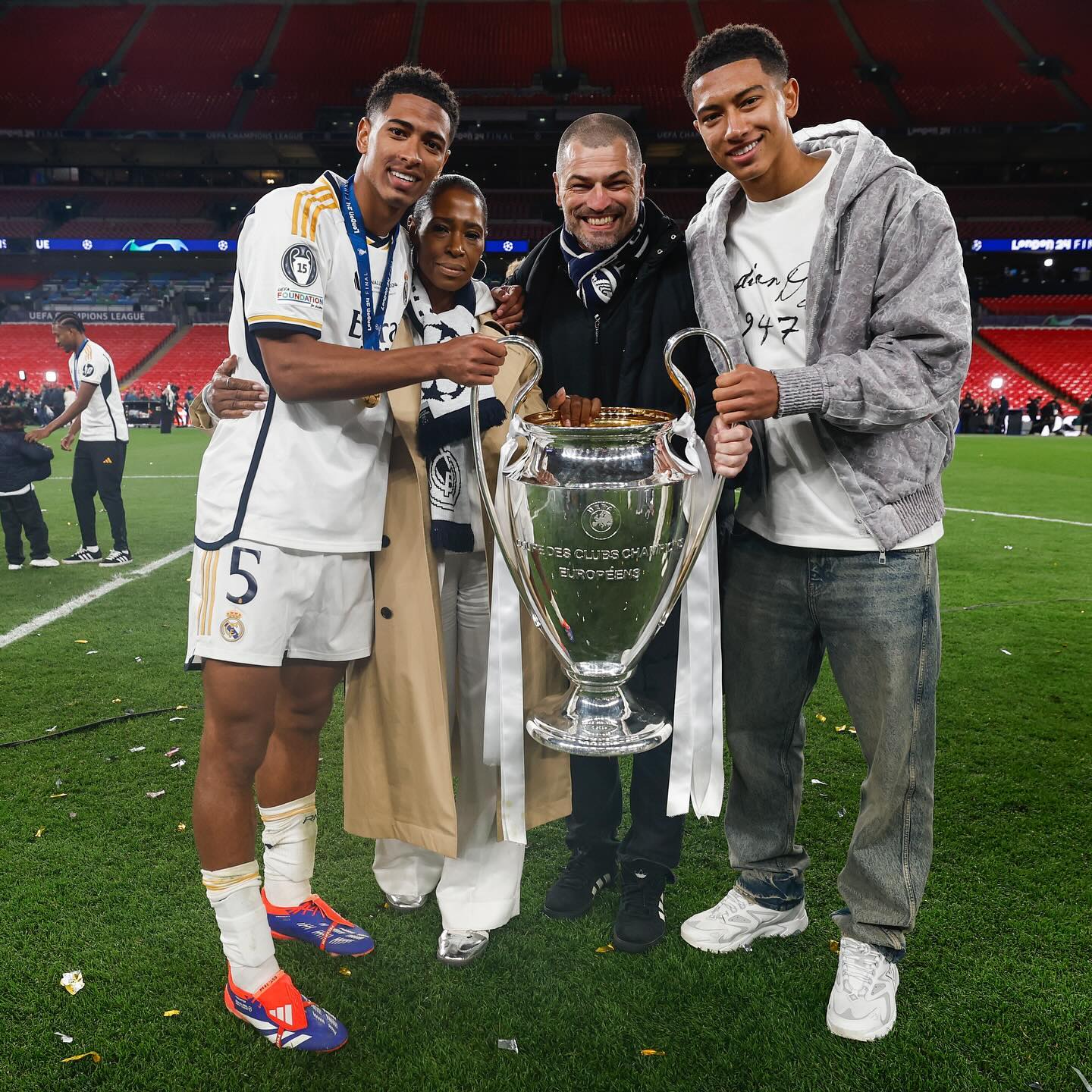 乐鱼娱乐中心-邮报披露：贝林厄姆之父对媒体态度强硬，英足总谨慎处理避免冲突